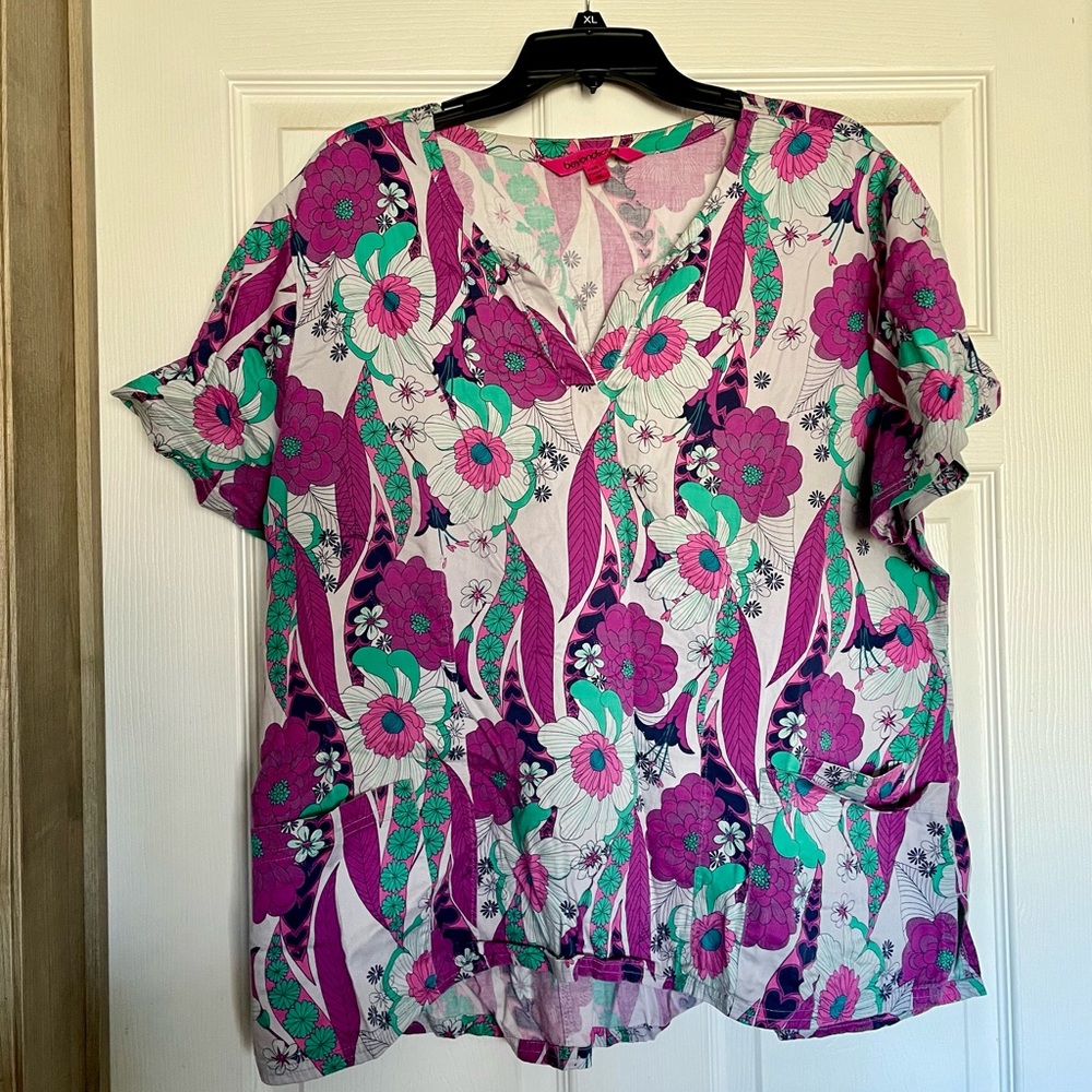 Beyond Scrubs 2X Scrub Top